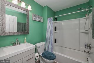 2800 NEW FALLS RD, Levittown, PA 19056