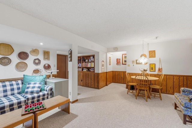 3517 Willow CIRCLE, Sheboygan, WI 53083