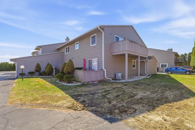 3517 Willow CIRCLE, Sheboygan, WI 53083