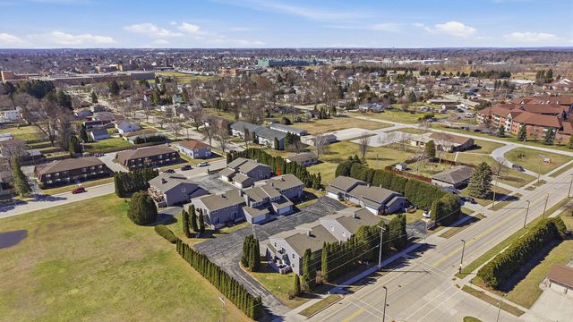 3517 Willow CIRCLE, Sheboygan, WI 53083