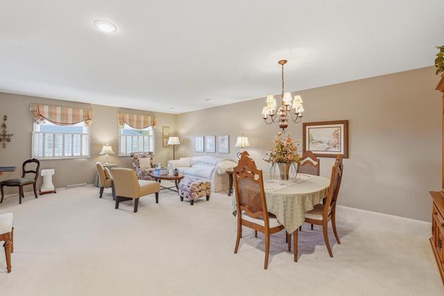 3517 Willow CIRCLE, Sheboygan, WI 53083