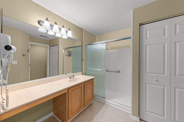 31704 Kline Circle 3170, Warrenville, IL 60555