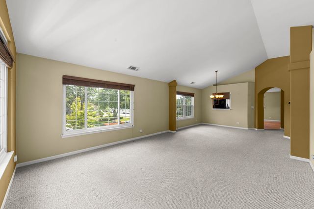 31704 Kline Circle 3170, Warrenville, IL 60555