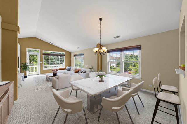 31704 Kline Circle 3170, Warrenville, IL 60555