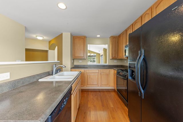 31704 Kline Circle 3170, Warrenville, IL 60555