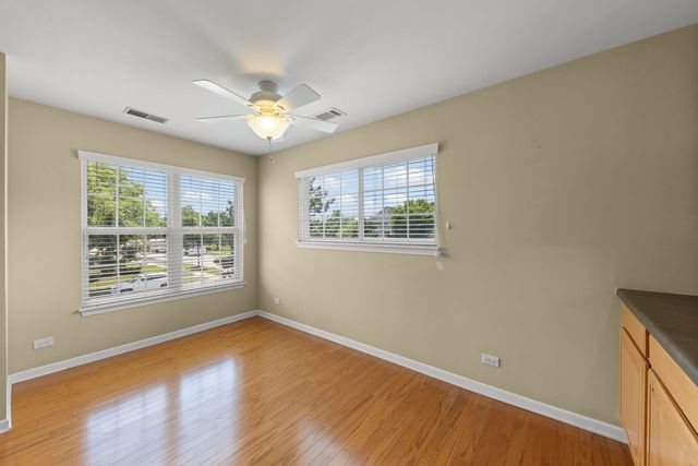 31704 Kline Circle 3170, Warrenville, IL 60555
