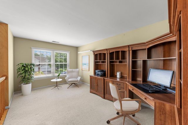 31704 Kline Circle 3170, Warrenville, IL 60555