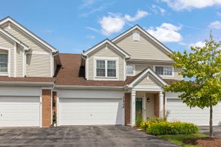 31704 Kline Circle 3170, Warrenville, IL 60555