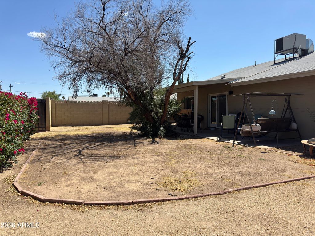 Image 14 of property listing at 14619 N 31ST Lane, Phoenix, AZ 85053