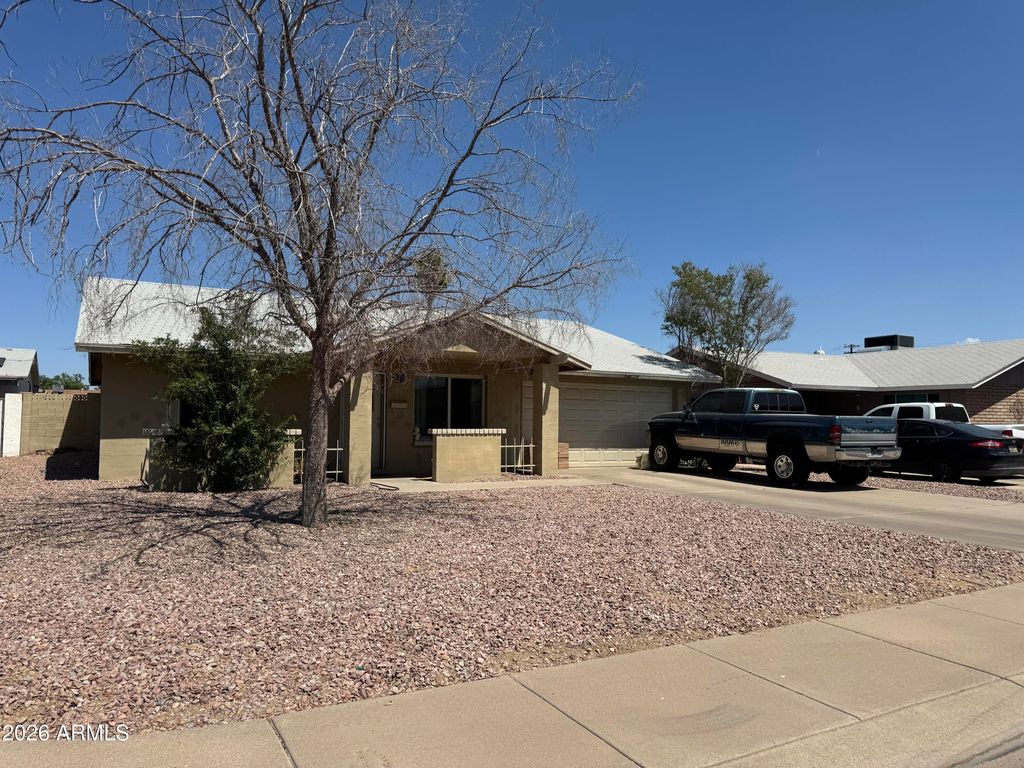 Image 2 of property listing at 14619 N 31ST Lane, Phoenix, AZ 85053
