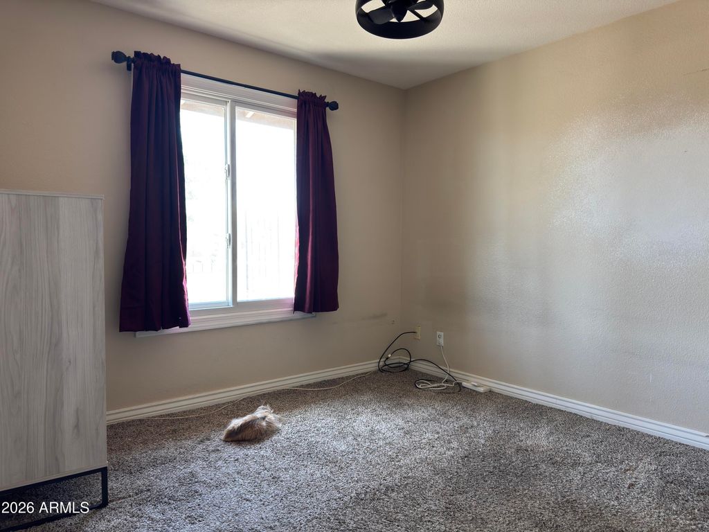 Image 8 of property listing at 14619 N 31ST Lane, Phoenix, AZ 85053