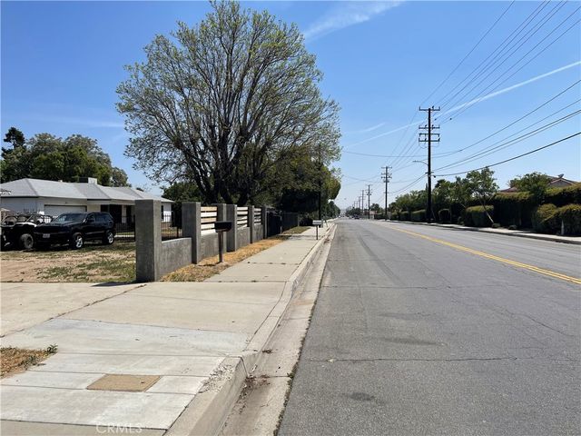 711 Meridian, Colton, CA 92324