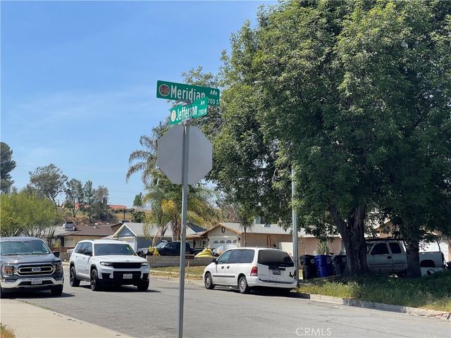 711 Meridian, Colton, CA 92324
