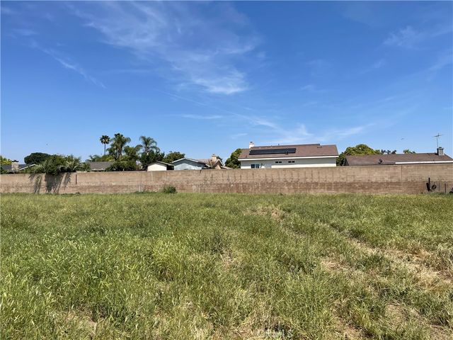 711 Meridian, Colton, CA 92324