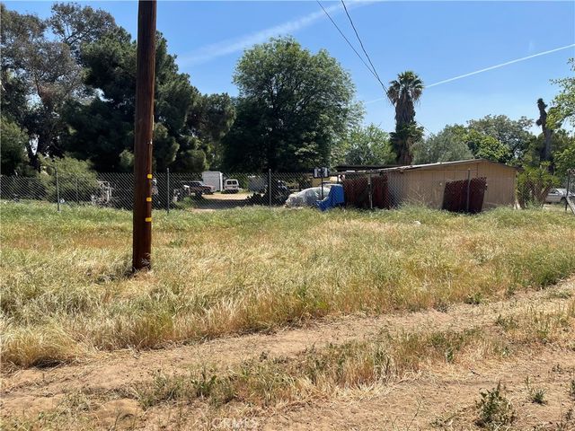 711 Meridian, Colton, CA 92324