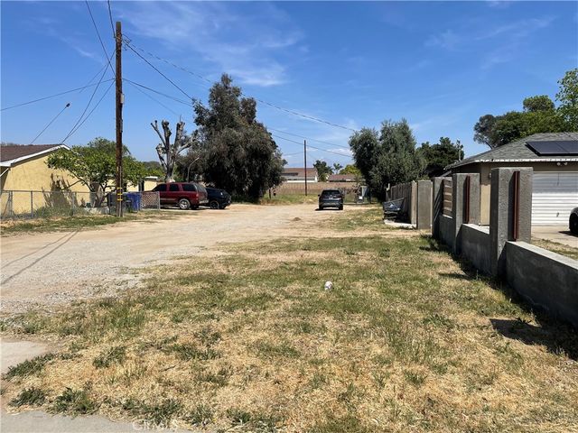 711 Meridian, Colton, CA 92324