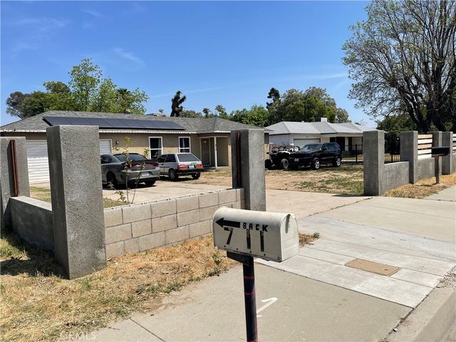 711 Meridian, Colton, CA 92324