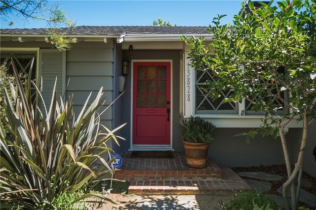 13828 Kittridge, Van Nuys, CA 91405