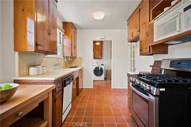 13828 Kittridge, Van Nuys, CA 91405