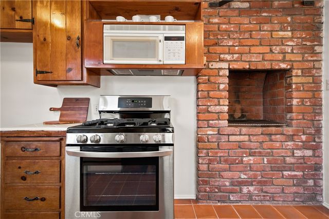 13828 Kittridge, Van Nuys, CA 91405