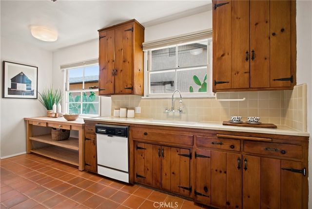 13828 Kittridge, Van Nuys, CA 91405