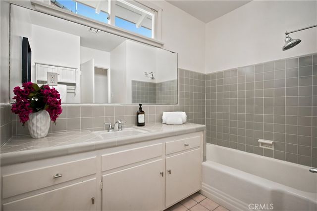 13828 Kittridge, Van Nuys, CA 91405