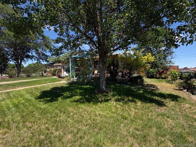 10672 Loren Ln, Denver, CO 80233