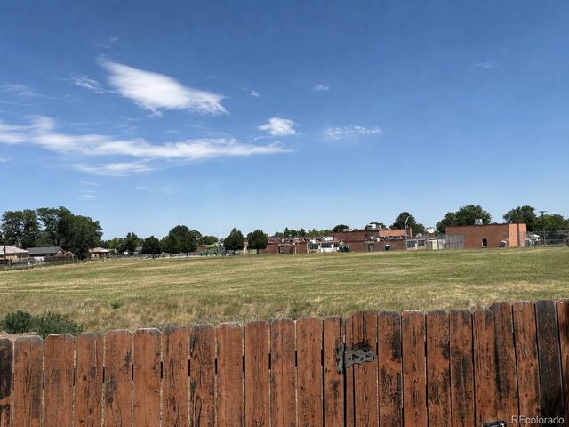 10672 Loren Ln, Denver, CO 80233