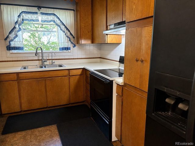 10672 Loren Ln, Denver, CO 80233