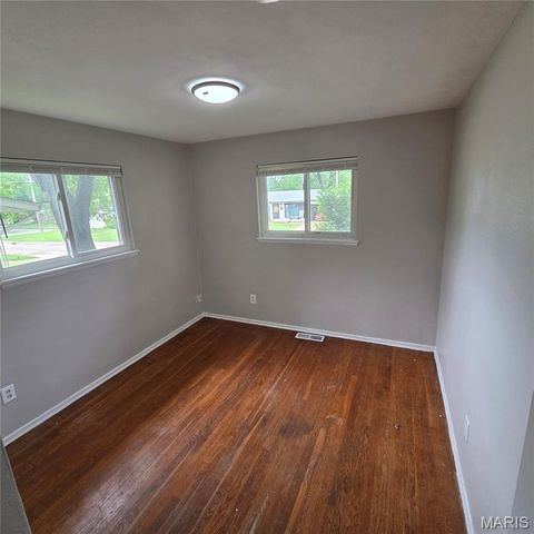 7014 Midwood Avenue, Hazelwood, MO 63042