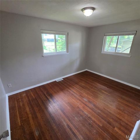 7014 Midwood Avenue, Hazelwood, MO 63042