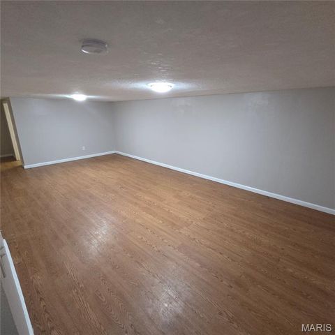 7014 Midwood Avenue, Hazelwood, MO 63042