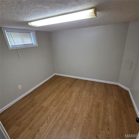 7014 Midwood Avenue, Hazelwood, MO 63042