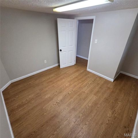 7014 Midwood Avenue, Hazelwood, MO 63042