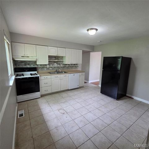 7014 Midwood Avenue, Hazelwood, MO 63042