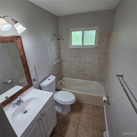7014 Midwood Avenue, Hazelwood, MO 63042