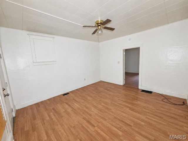 4786 Wren Avenue, St Louis, MO 63120