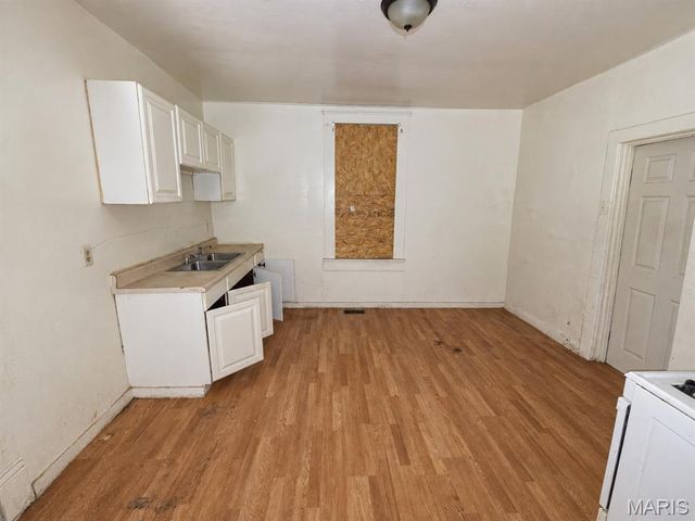 4786 Wren Avenue, St Louis, MO 63120