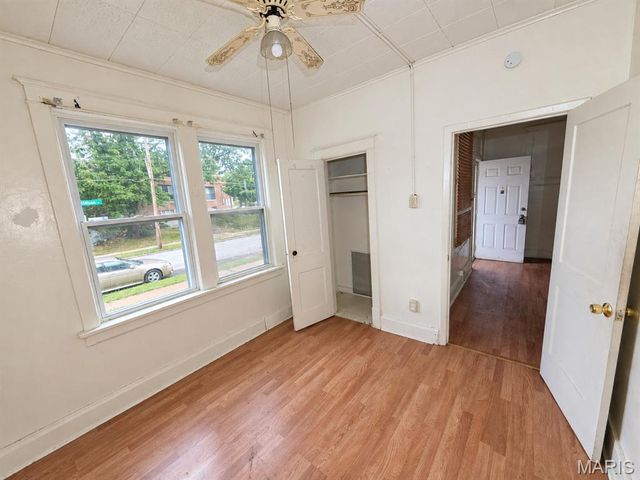 4786 Wren Avenue, St Louis, MO 63120