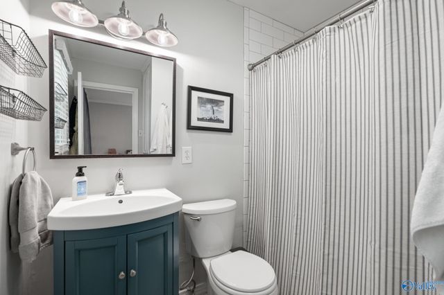 2707 Barcody Road, Huntsville, AL 35801