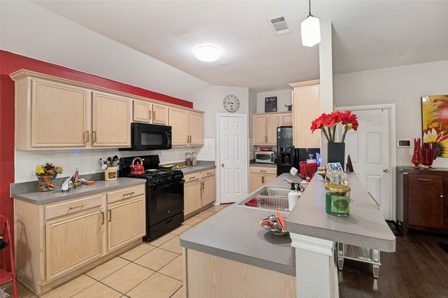 1118 Germany Drive, Cedar Hill, TX 75104