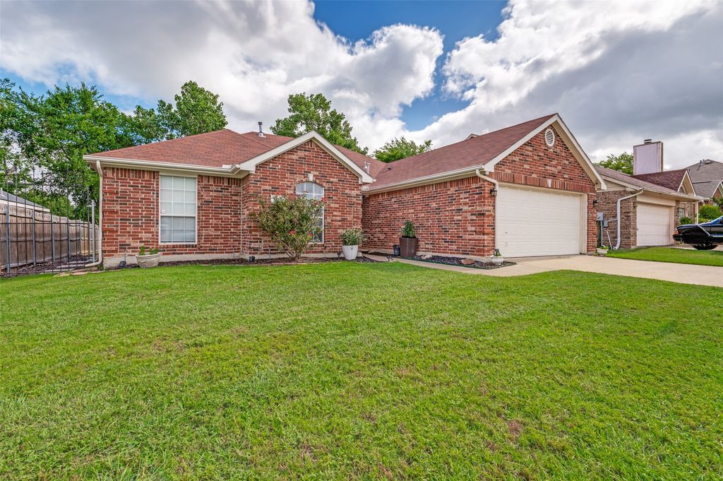 1118 Germany Drive, Cedar Hill, TX 75104