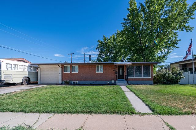 2375 W 4975 S, Roy, UT 84067