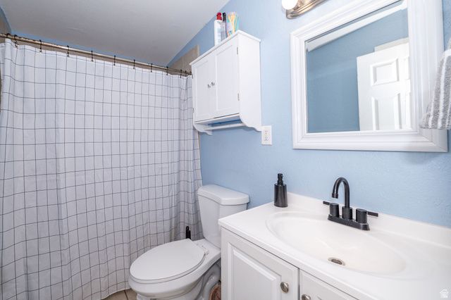 2375 W 4975 S, Roy, UT 84067