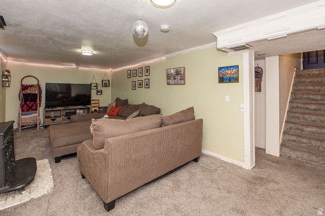 2375 W 4975 S, Roy, UT 84067