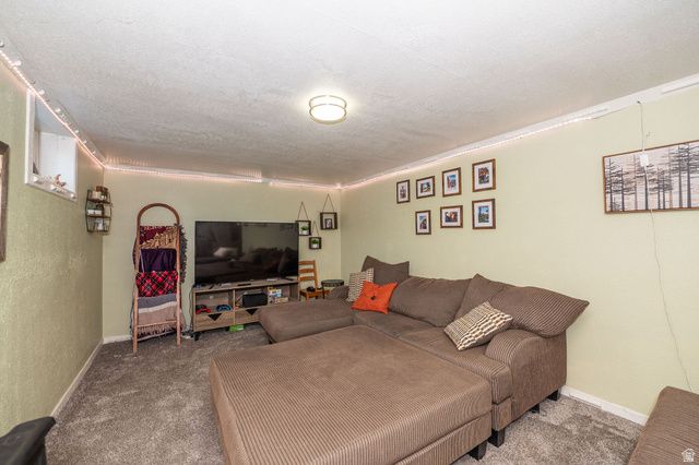 2375 W 4975 S, Roy, UT 84067