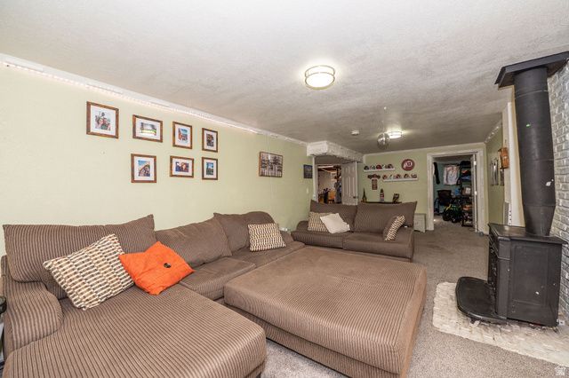 2375 W 4975 S, Roy, UT 84067