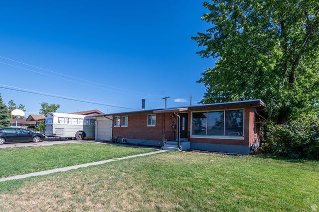 2375 W 4975 S, Roy, UT 84067