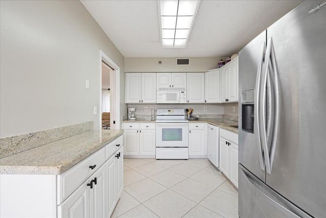 7564 Regency Lake Drive 502, Boca Raton, FL 33433