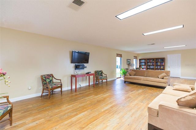 4513 S OAK DRIVE Q62A, Tampa, FL 33611